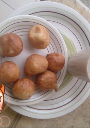 A picture of Puff puff and kunu Aya(tiger nut) drink.