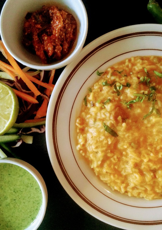 मूंग दाल खिचड़ी (Moong Dal Khichdi recipe in Hindi) रेसिपी मुख्य फोटो