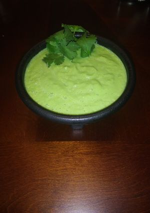 Una foto de Rica salsa taquera de aguacate para tacos