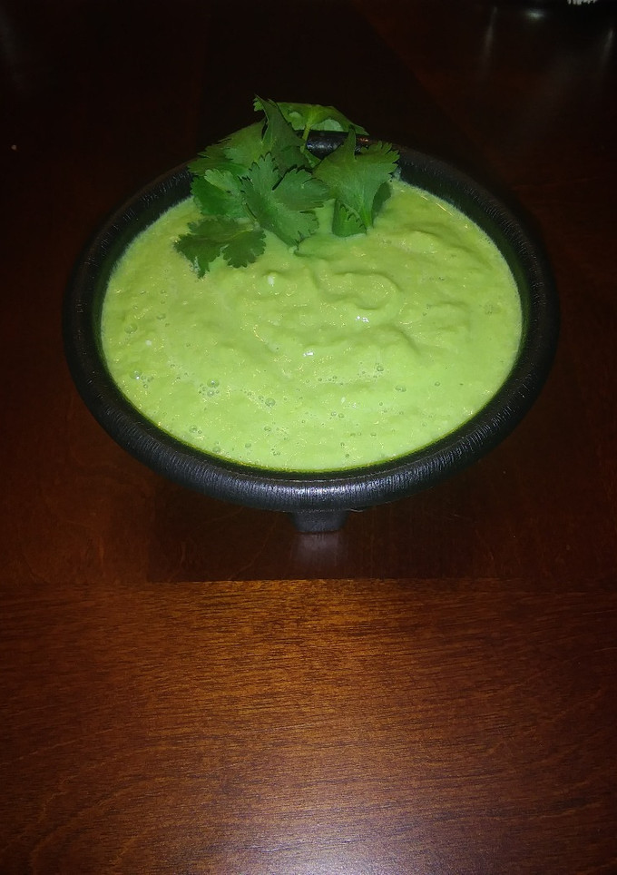 Una foto de Rica salsa taquera de aguacate para tacos