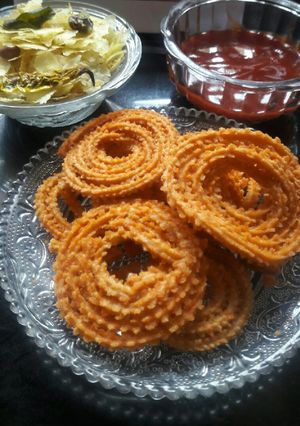 A picture of Jwar chakli.