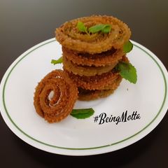 A picture of Minty Chakli.