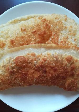 รูปของ Çiğ börek แป้งทอดใส่ไส้แกะ(คล้ายกุยช่ายแป้งสดทอด)
