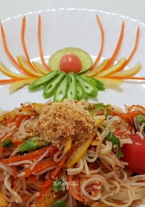 รูปของ ยำขนมจีน จานสวย