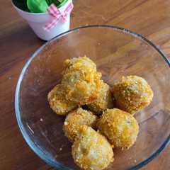 Bola ubi krispi isi coklat রেসিপির প্রধান ছবি