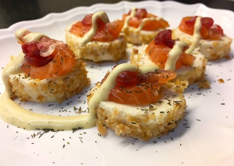 Canapes De Queso Con Pina Salmon Y Granada Receta De Sara Pa