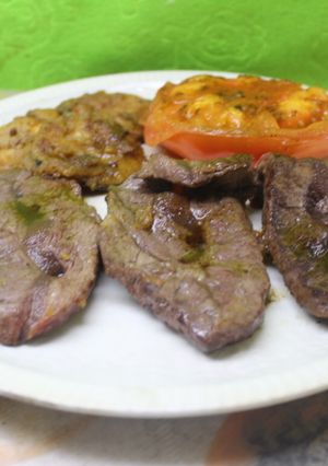 Una foto de Filete de ternera con calabacín y tomate