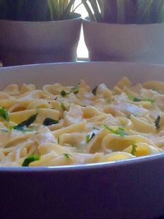 Una foto de Sencillos fettuccine a los cuatro quesos