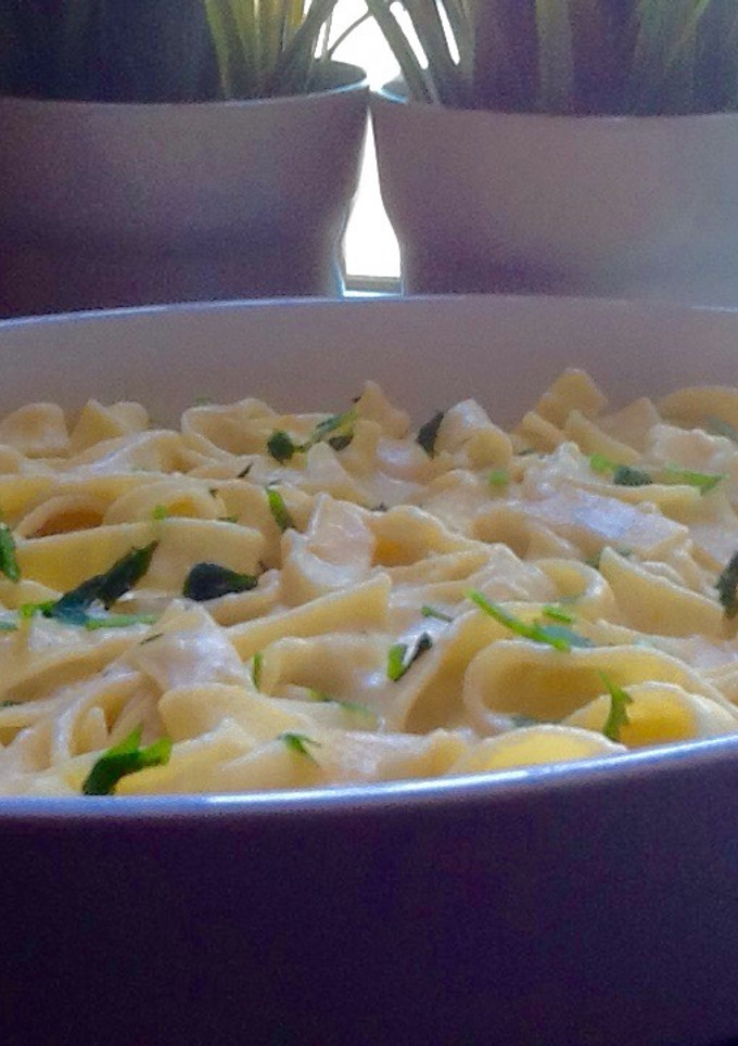 Una foto de Sencillos fettuccine a los cuatro quesos