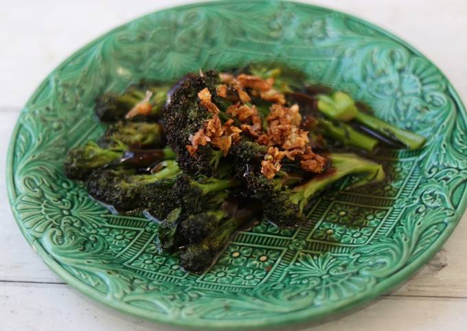 Purple sprouting broccoli in oyster sauce 🥦