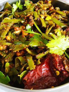 சிக்குடுகாயா குரா (அவரைக்காய்) (Chikkudukaya koora recipe in tamil) செய்முறை முக்கிய புகைப்படம்
