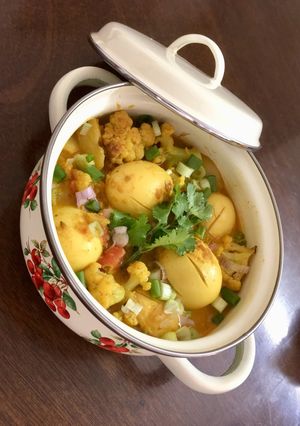 A picture of Seasons Egg Curry.
