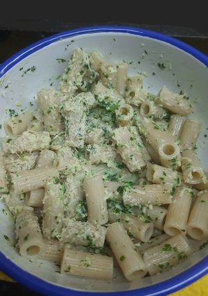 Una foto de Fideos con crema de espinacas