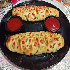 A picture of Chicken Veggies Bread 😋😋.