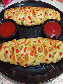 A picture of Chicken Veggies Bread 😋😋.