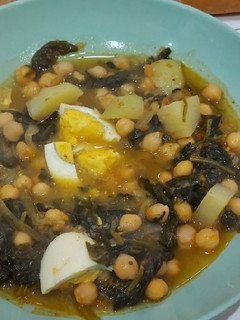 Una foto de Garbanzos con espinacas