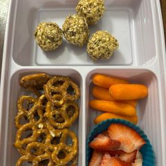No Bake Oatmeal Balls A picture of No Bake Oatmeal Balls.