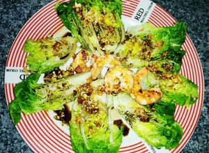 Una foto de Cogollitos de lechuga con ajo