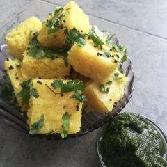A picture of Surati khaman.