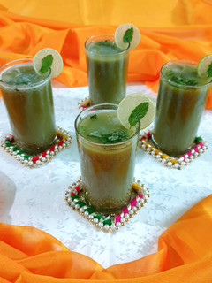 વરિયાળી ફુદીના શરબત (Fennel pudina sharbat recipe in Gujarati) રેસીપી મુખ્ય ફોટો