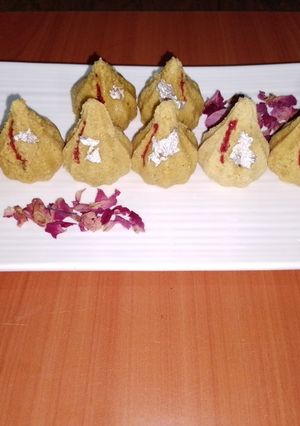 A picture of Gram flour modak🌺🏵️.