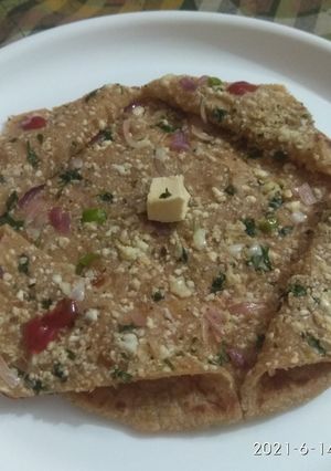 पनीर के स्वादिष्ट परांठे (paneer ke swadist parathe recipe in Hindi) रेसिपी मुख्य फोटो