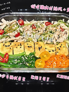 微波雞胸肉絲拌小黃瓜 的食譜成品照片