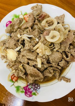 Hình của món Bò xào củ hành.