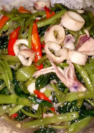Foto resep Tumis pedas kangkung cumi asin