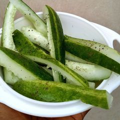 A picture of Cucumber& Pepper Salad.