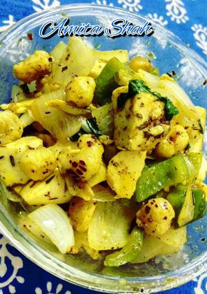 A picture of Makhana paneer.