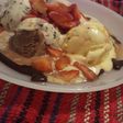 Frutilla a la pimienta con helado