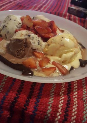 Una foto de Frutilla a la pimienta con helado