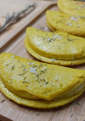 Une photo de 🌿''Mini omelette'' au tofu soyeux et chèvre (sans oeuf)