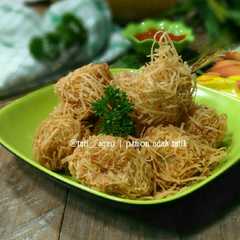 A picture of Bola-bola rambutan ayam udang.