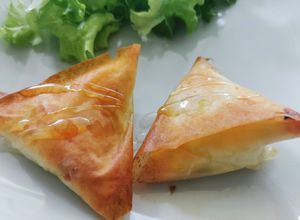Une photo de Samoussa feta, menthe et miel