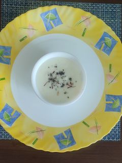 કેસર ઇલાયચી મઠો (Kesar Elaichi Matho Recipe In Gujarati) રેસીપી મુખ્ય ફોટો