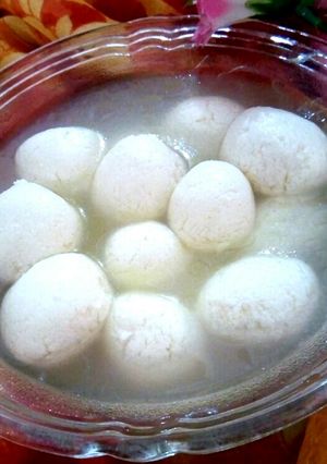 A picture of Chenna rasgulle.
