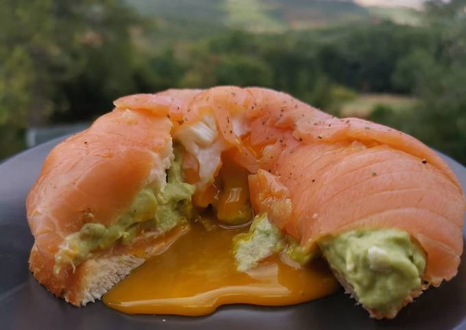 Simple Way to Prepare Dome de saumon avocat et œuf poché