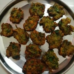 A picture of Thotakura vada.
