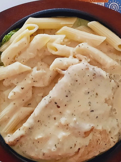 A picture of Chicken in creamy sauce.