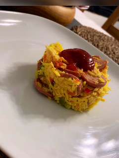 Una foto de Arroz con pollo Colombiano