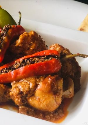 A picture of Whosaynas Achaar Murgh.
