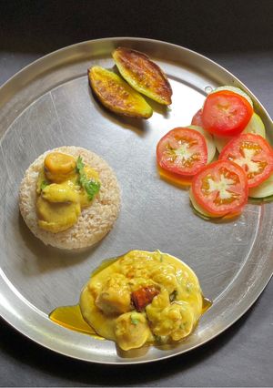 A picture of Kadhi Pakore with Brown Rice for dinner - Bihari style.