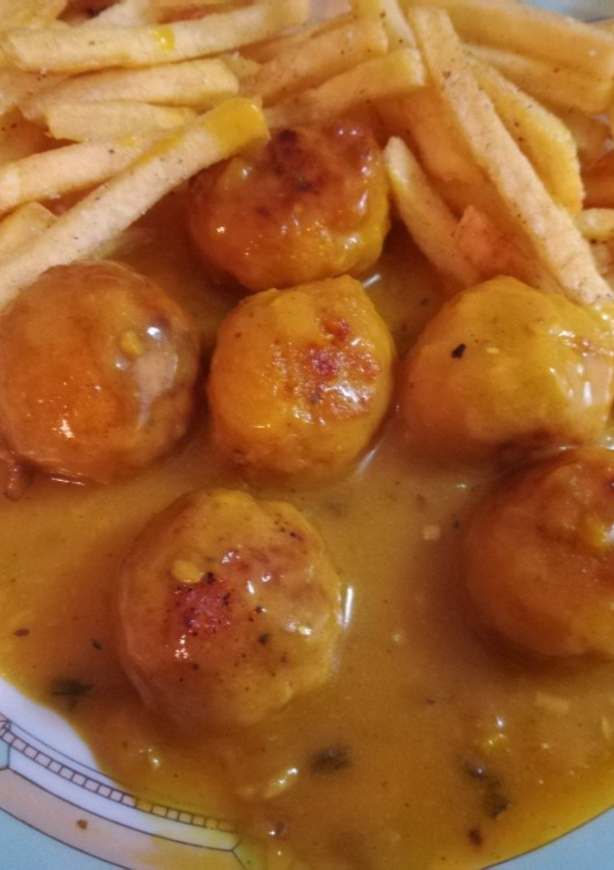 Una foto de Albóndigas en salsa de champiñón