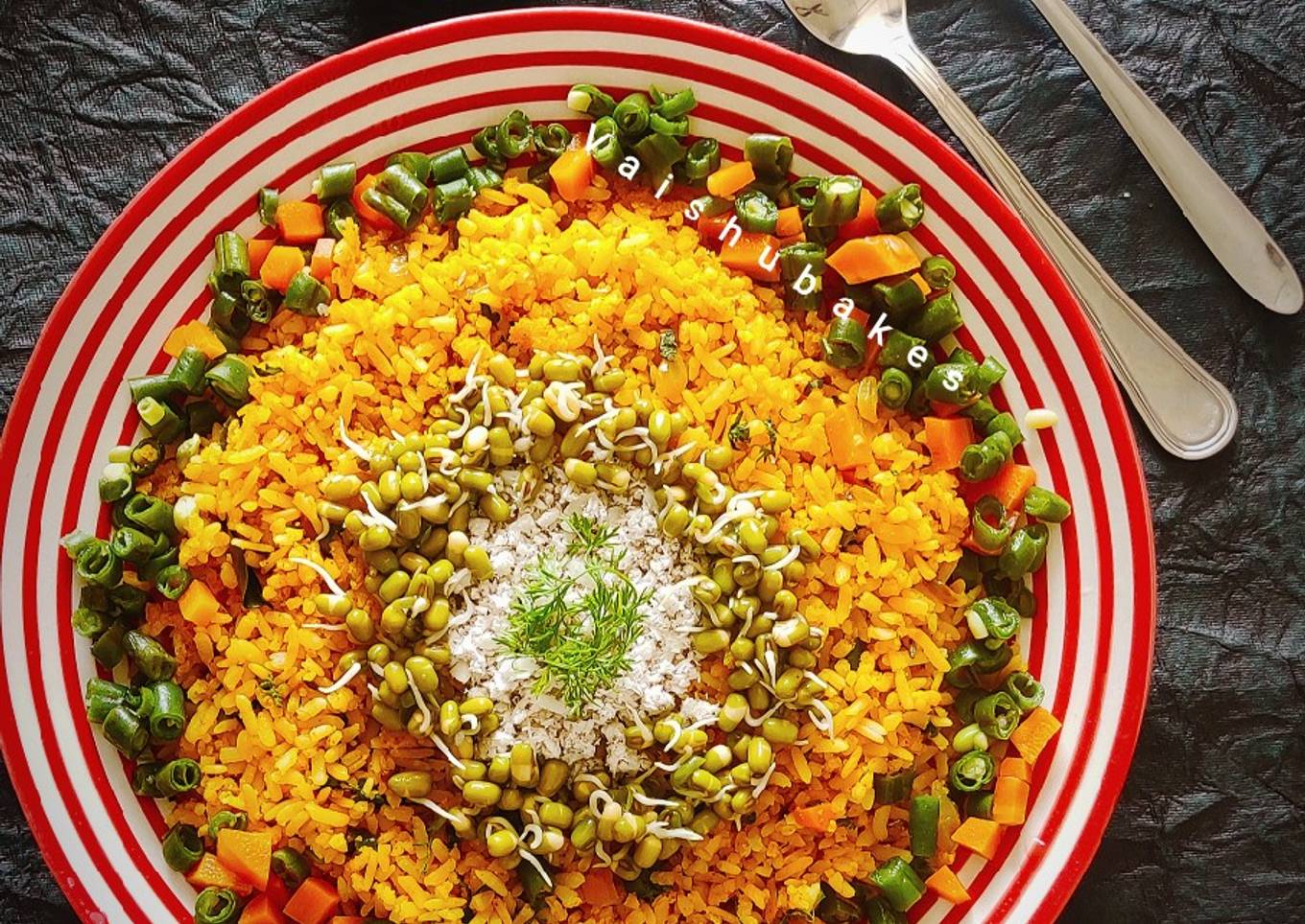 Sprouts and Veggies Poha (healthy poha)
