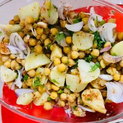 A picture of Chana chat burns road special.