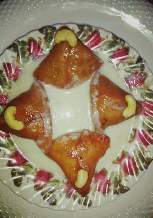 A picture of Sweet Mango Samosa with RABDI #THC#POST 3 #THEME innovativemango.