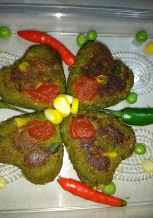 A picture of Paneer stuffed green heart.