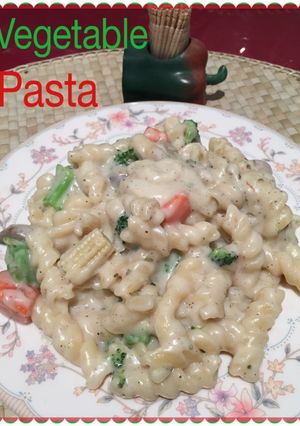 A picture of Vegetable Pasta in white sauce.